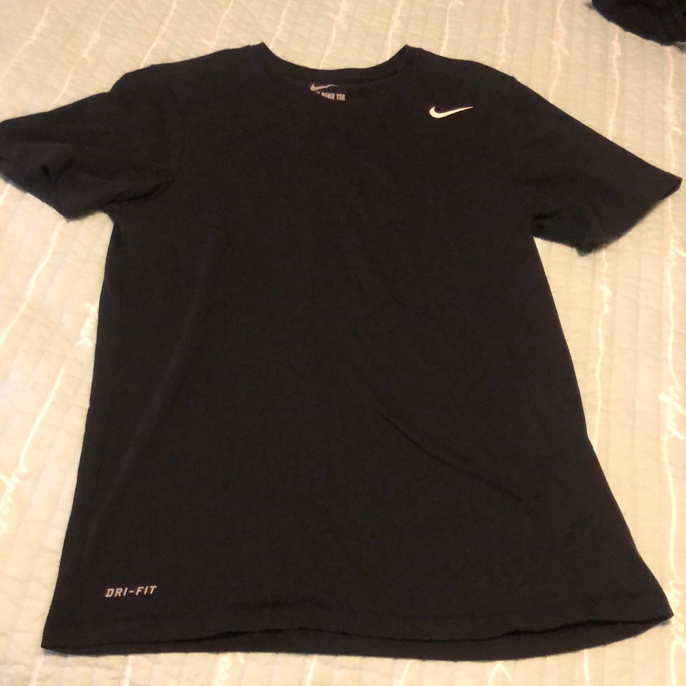 Men’s size medium Nike Dri-fit athletic t-shirt